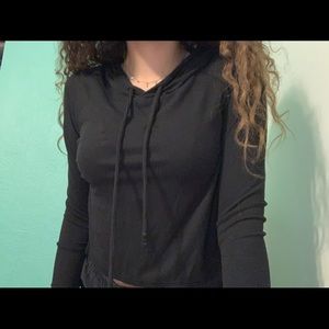 black long sleeve cropped shirt with hood